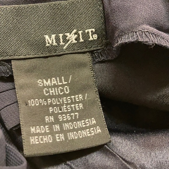 Mix It Satin Blouse - Picture 6 of 7